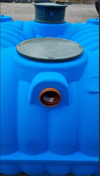 handel-reyhe.de - 5000 Liter Flachtank begehbar